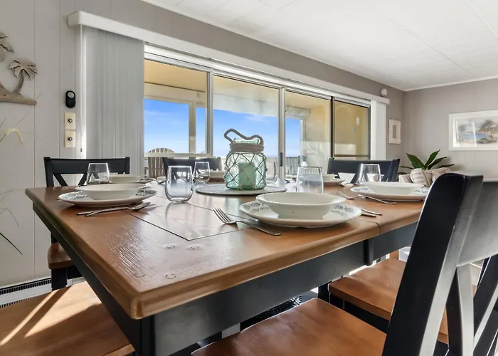 Calypso 2-bedroom With Ocean Views & Pool Access Ocean Beachfront Escape *