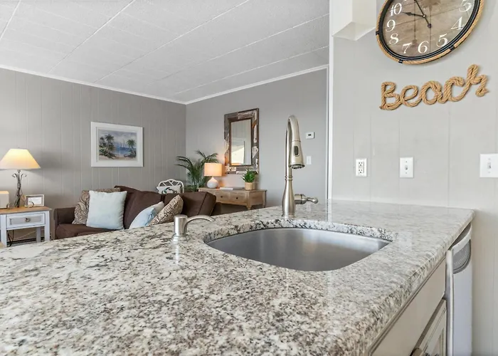 Calypso 2-bedroom With Ocean Views & Pool Access Ocean Beachfront Escape * Ocean Stadt