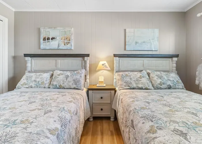 Ferienhaus Calypso 2-bedroom With Ocean Views & Pool Access Ocean Beachfront Escape