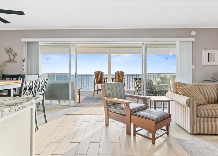 Calypso 2-bedroom With Ocean Views & Pool Access Ocean Beachfront Escape Ferienhaus